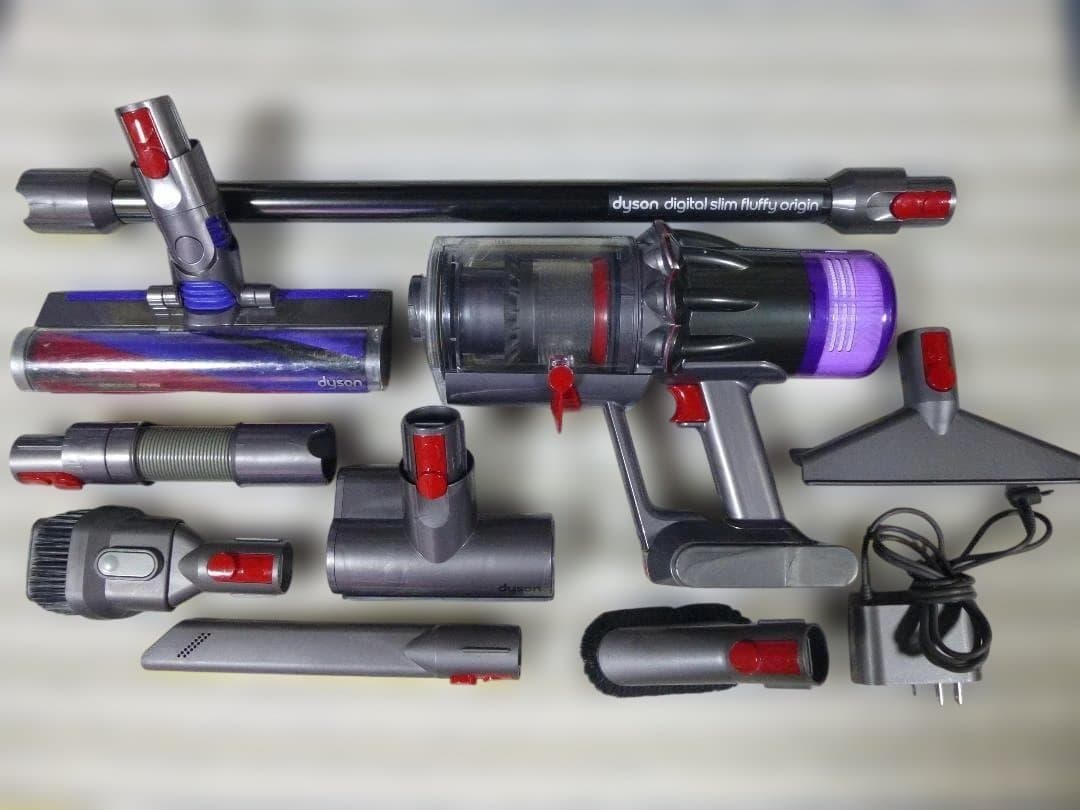 新品なので安心　ダイソンSV18　本体は未使用品　純正充電スタンド付