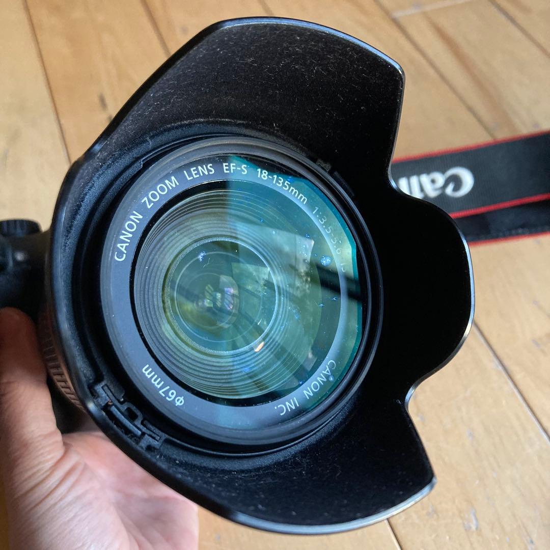 カメラ　EOS Kiss X4 EF-S18-135 IS レンズキット