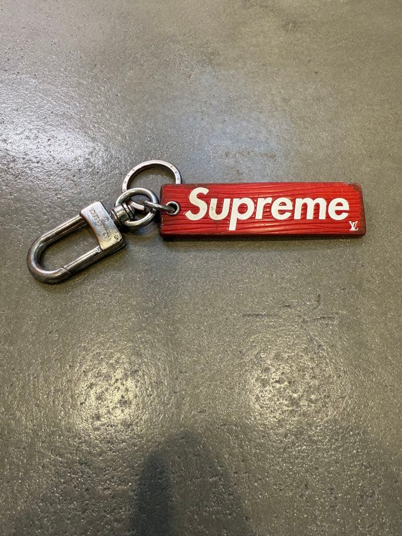 Supreme VUITTON キーホルダー