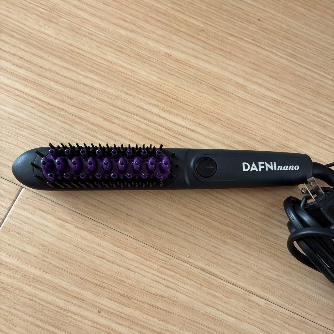 ブラシ型ヘアアイロン　ダフニナノ！ 正規品です。