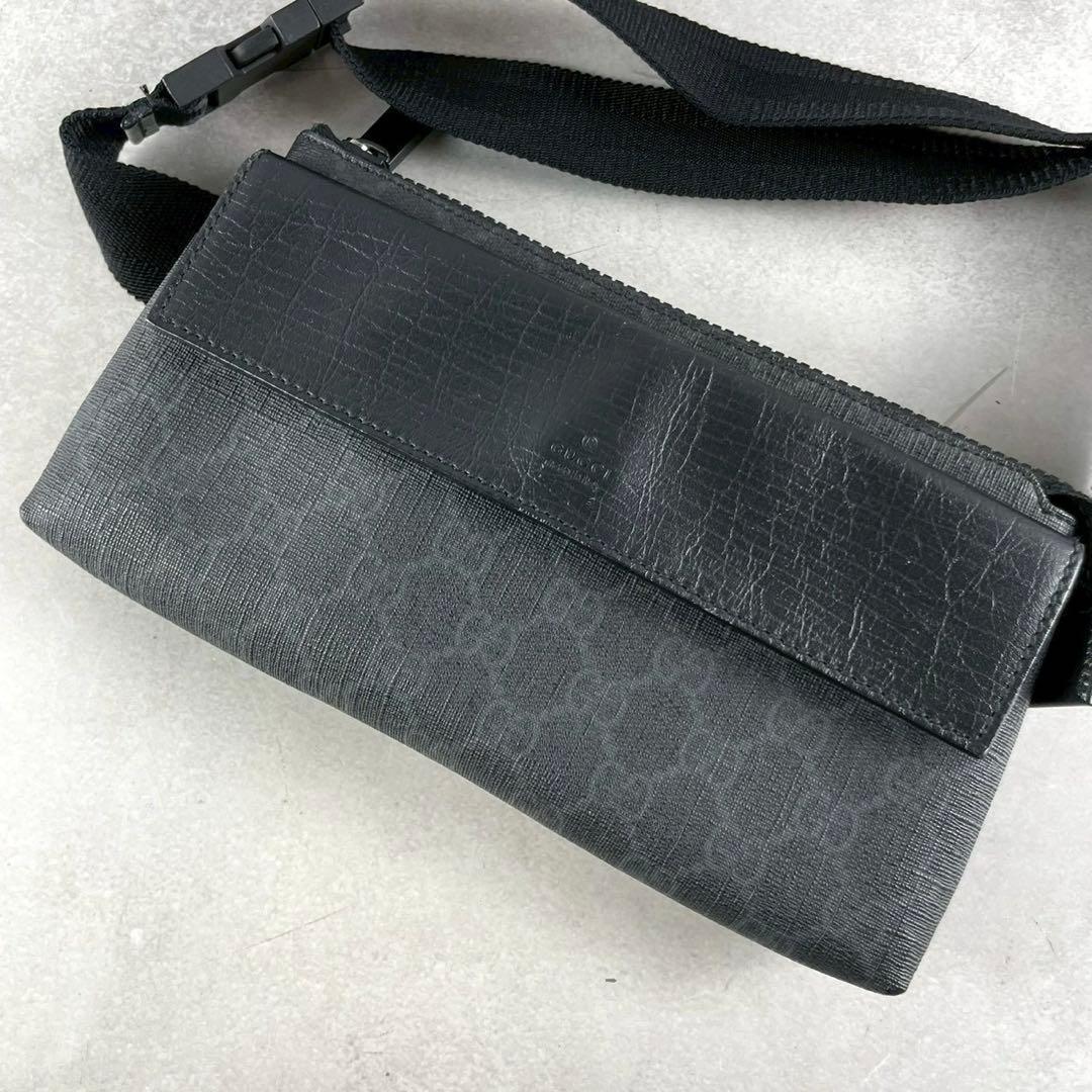 極美品 グッチ ボディバッグ GGスプリーム ロゴ 斜め掛け PVC ブラック