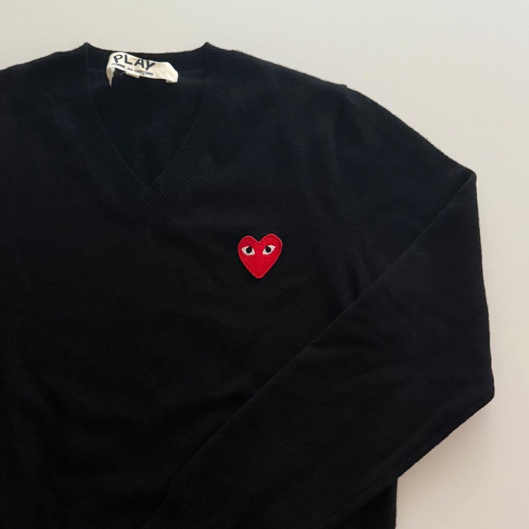 美品　PLAY COMME des GARCONS 薄手 Vネックセーター