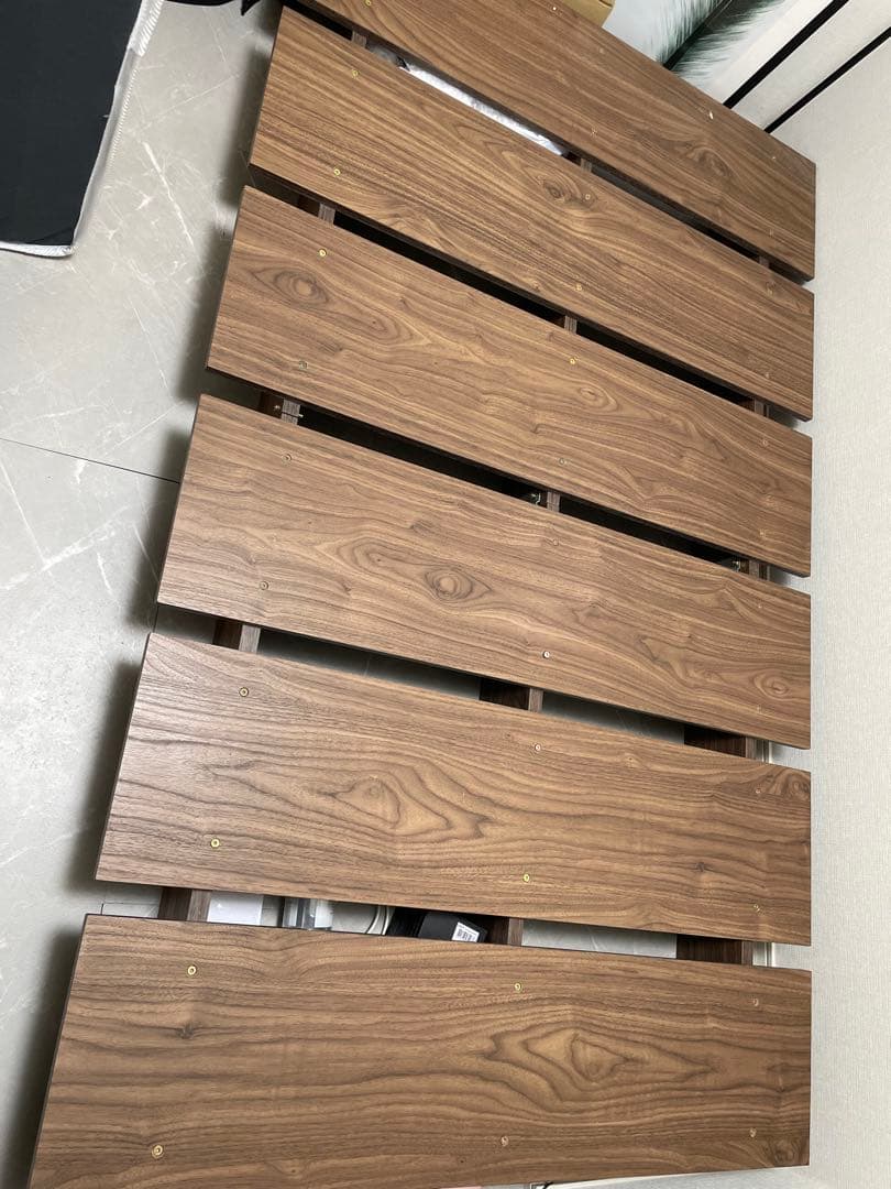 【引き取り限定】LOWYAシングルベッド　マット付き