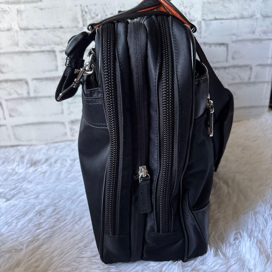 サムソナイト　ビジネスバッグ「エピッド 3」シリーズのブリーフケースEXP