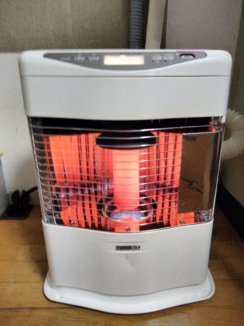 札幌発サンポットFF石油ストーブ！品番「FFR‐384BL」2013年式中古品①