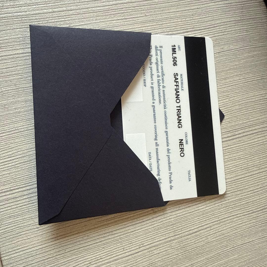 PRADA ブラックレザー長財布