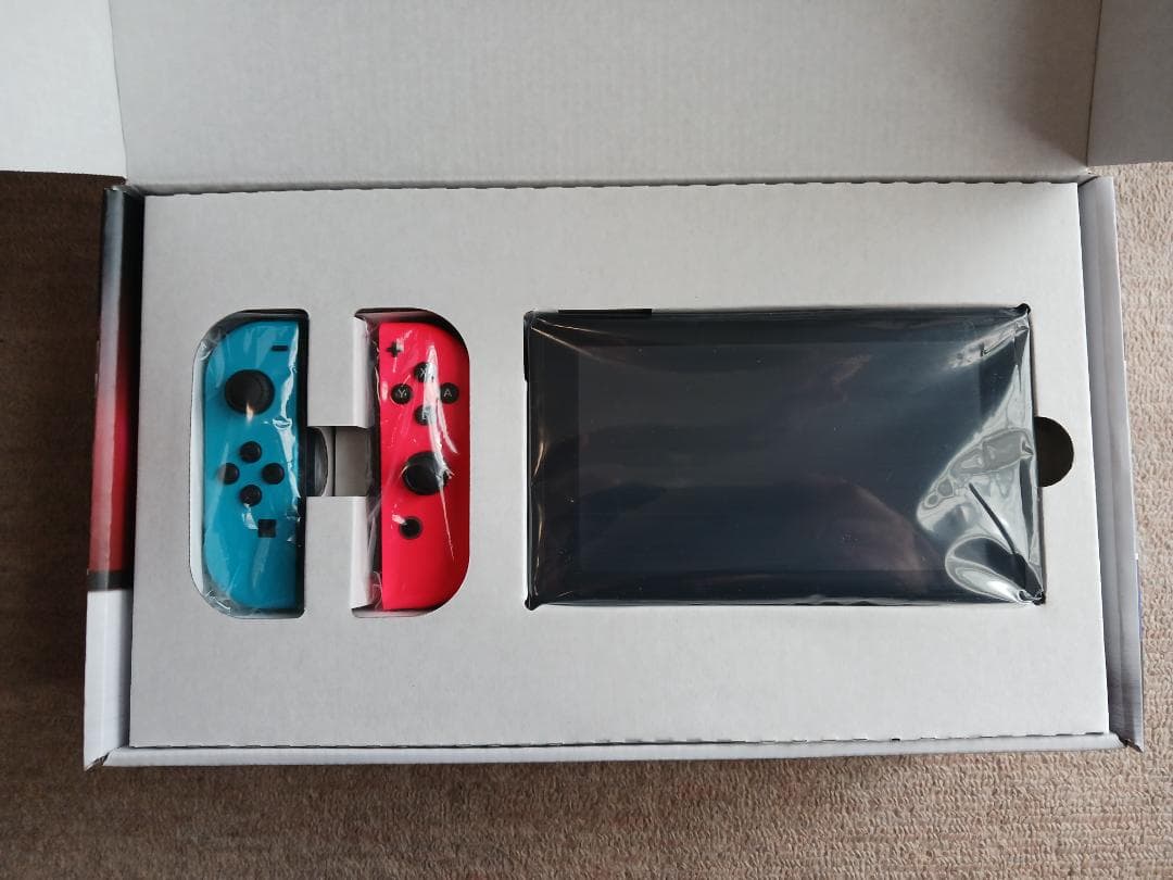 Nintendo Switch 本体＋SanDisk Ultra SD 64GB