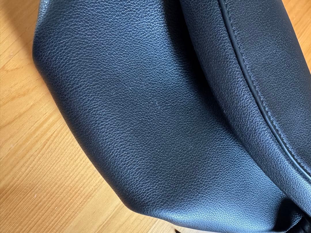 美品　TOV トーヴ　ショルダーバッグ ボディバッグ