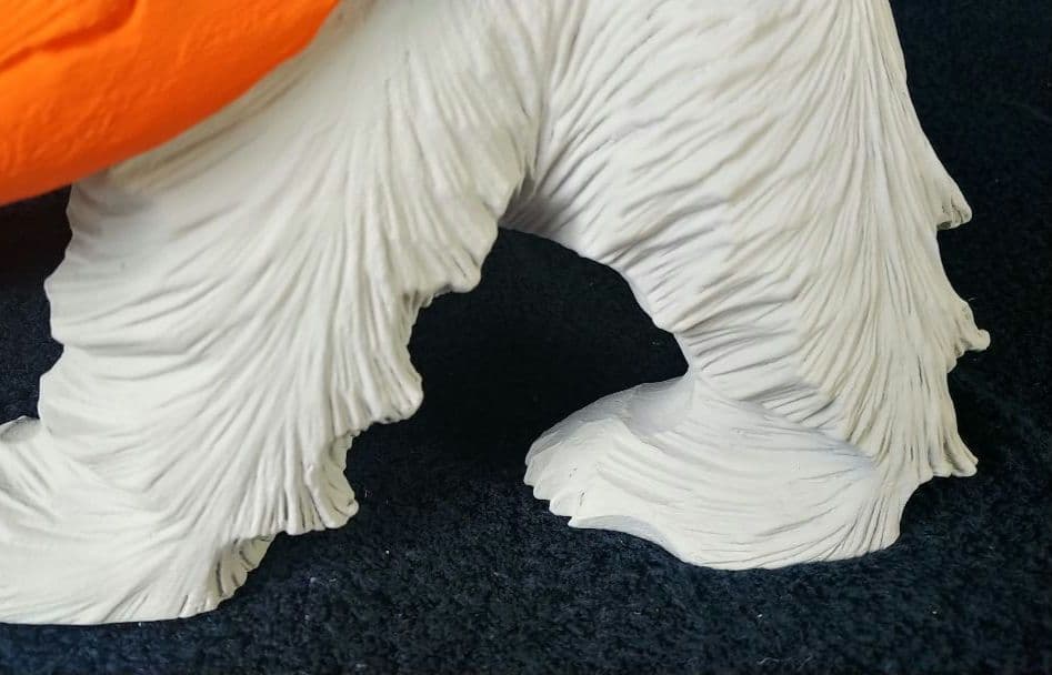 木彫り熊の置物（大きめ）シロクマアレンジ（33☓19.5☓23cm、2.3kg）