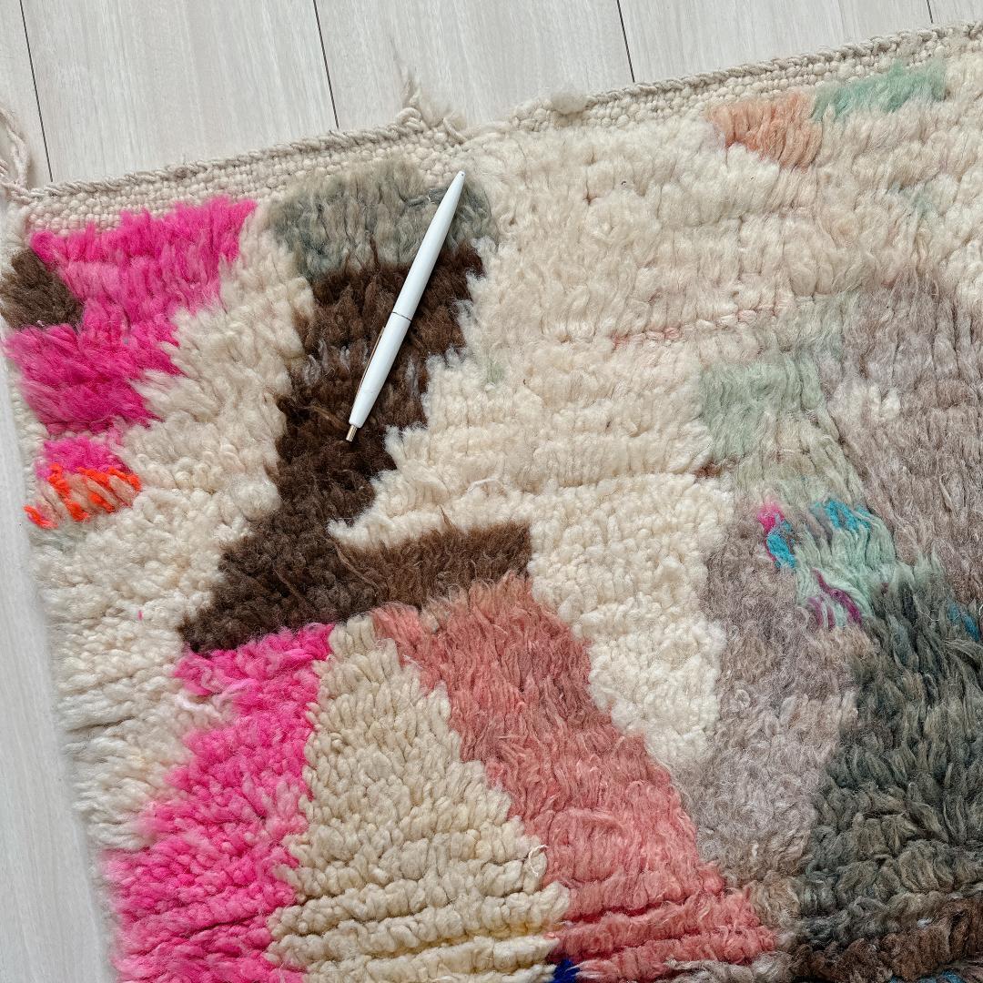 モロッコ製ヴィンテージラグ146 レア ピンク ミントグリーン ブルー