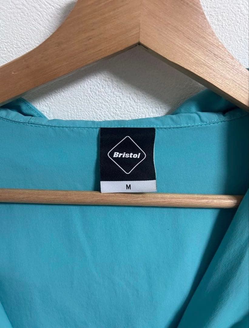 Bristol フード付きナイロンジャケット ティファニーブルー