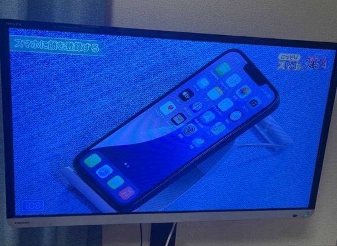 32V型テレビ　TOSHIBA REGZA テレビスタンド付き　2013年製