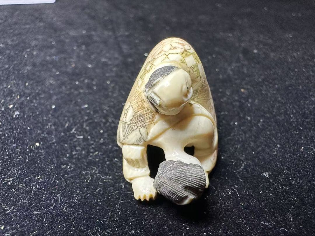 根付　置物　アンティーク　天然素材　彫刻 古美術品　細密細工　骨董コレクション