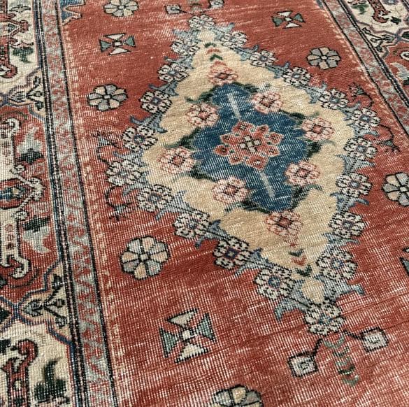 トルコヴィンテージラグ A51 レア オレンジ テラコッタ ネイビー グリーン