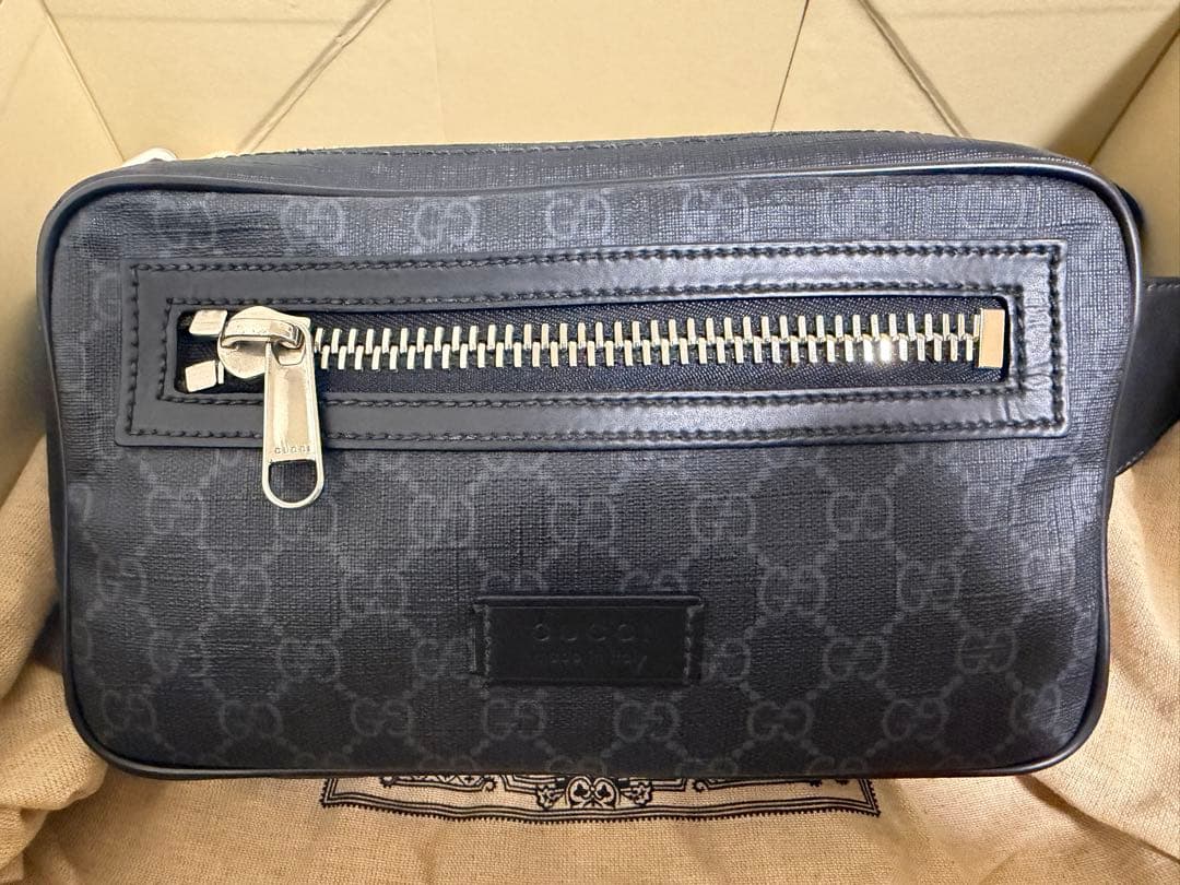GUCCI ブラックボディバッグ 箱、保存袋付き