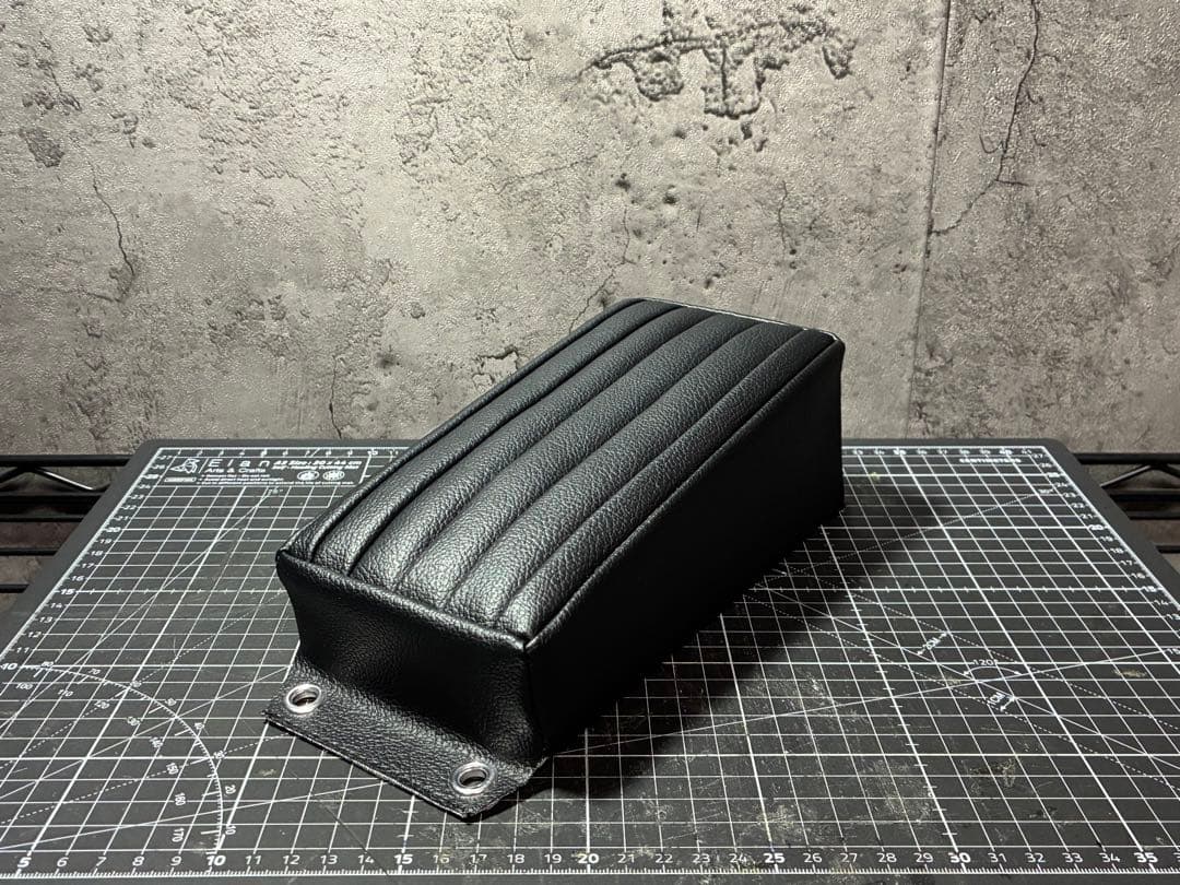 75 タックロール　ピリオンシート ベイツ　ハーレー　トライアンフ　チョッパー