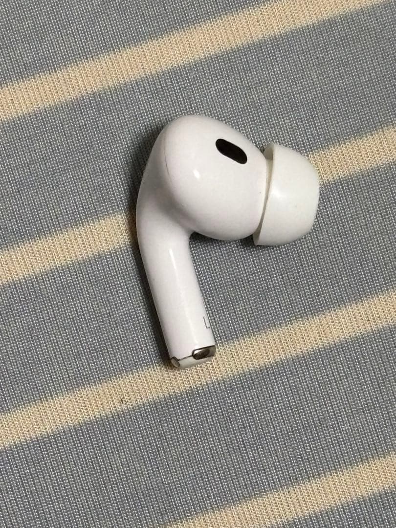 AirPods Pro 2左耳　本体 充電ケース付き