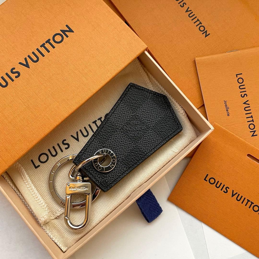 ほぼ新品 ルイヴィトン ダミエ グラフィットキーリング M67916