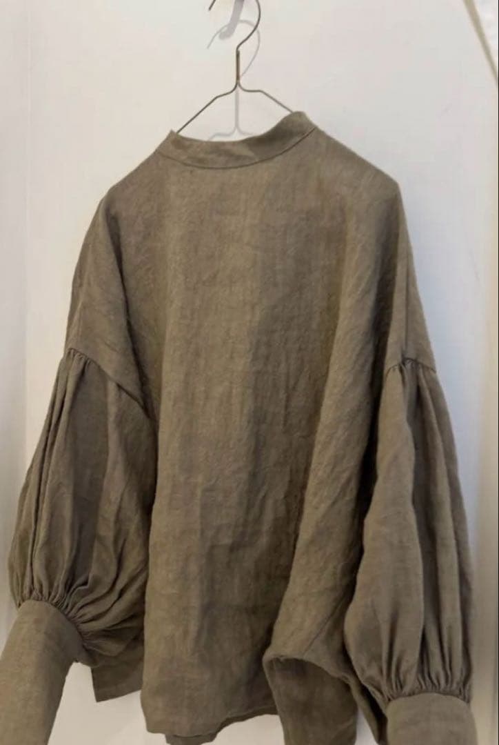 【新品未使用】ito fukuoka スタンドカラーボリュームスリーブトップス