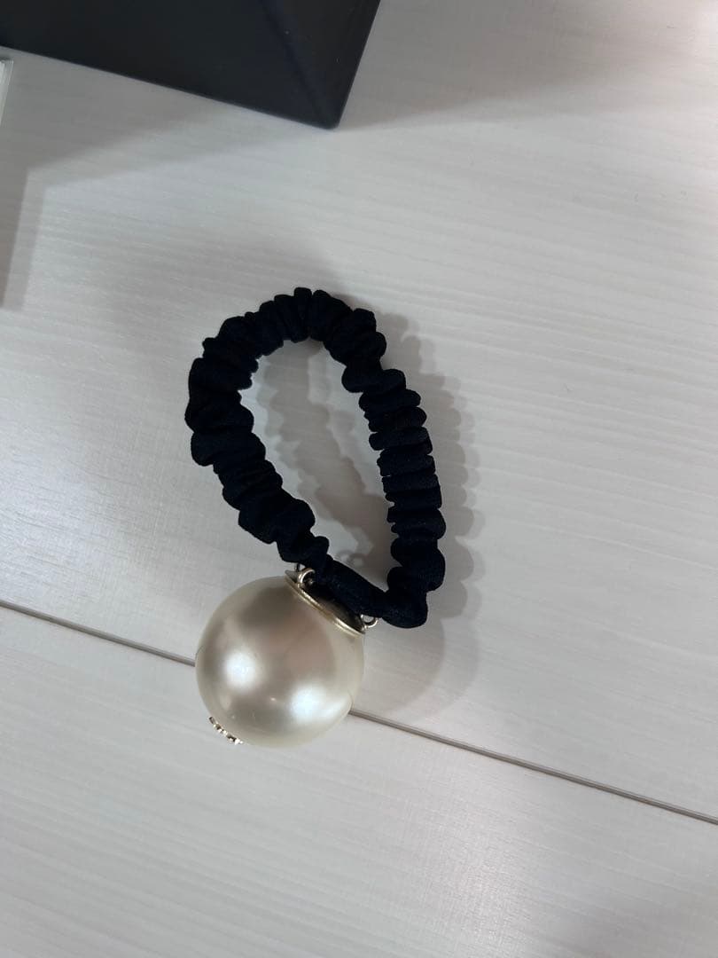 シャネル CHANEL ビッグパール シュシュ ココマーク 美品 保存袋＆箱付