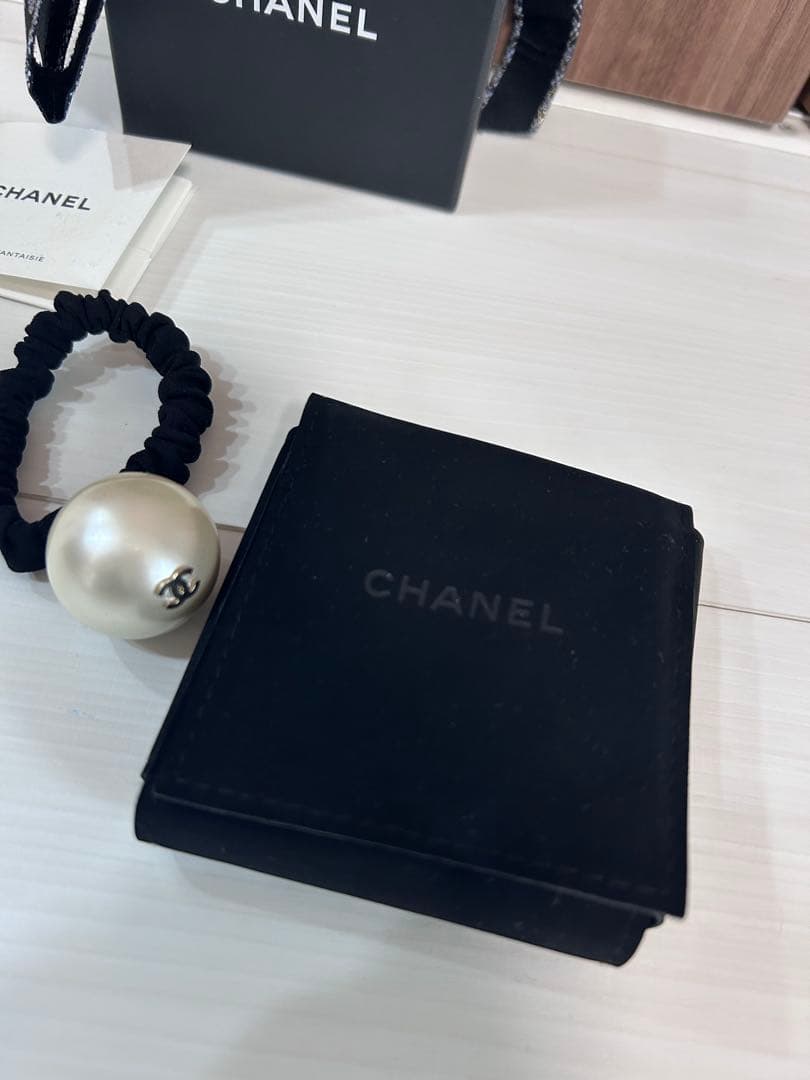 シャネル CHANEL ビッグパール シュシュ ココマーク 美品 保存袋＆箱付