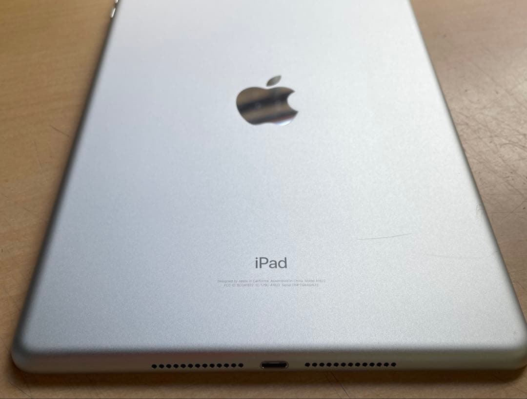 iPad 第5世代　A1822　Wi-Fiモデル　シルバー　32GB 美品　#6