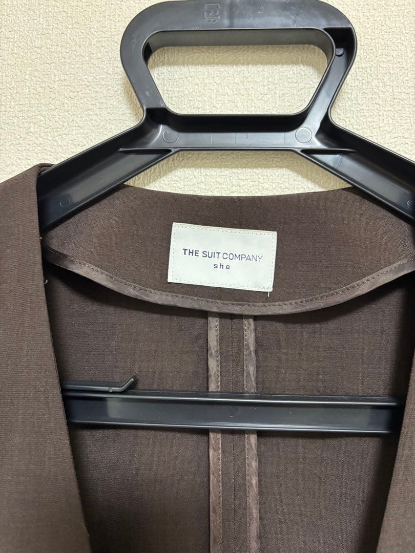 美品☆THE SUIT COMPANY 茶色レディーススーツ3点セット☆
