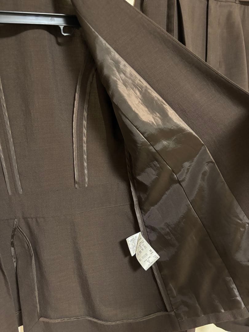 美品☆THE SUIT COMPANY 茶色レディーススーツ3点セット☆