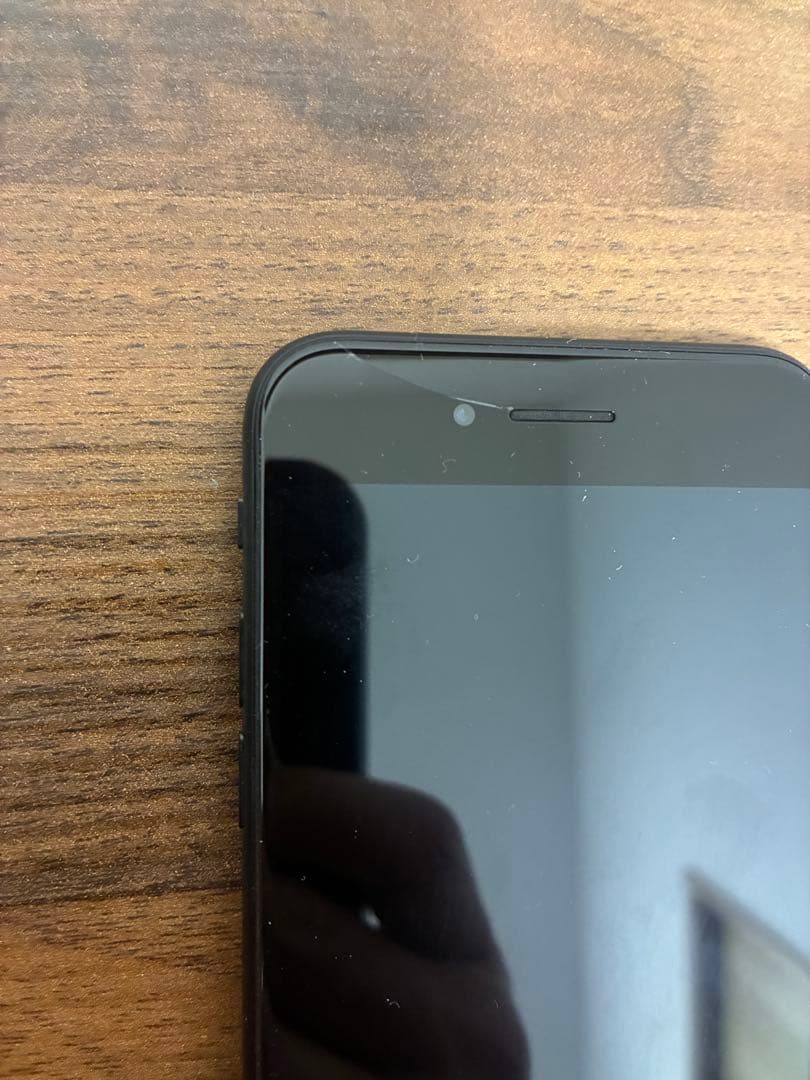 Apple iPhone SE 第二世代　128GB SIMロック解除済み