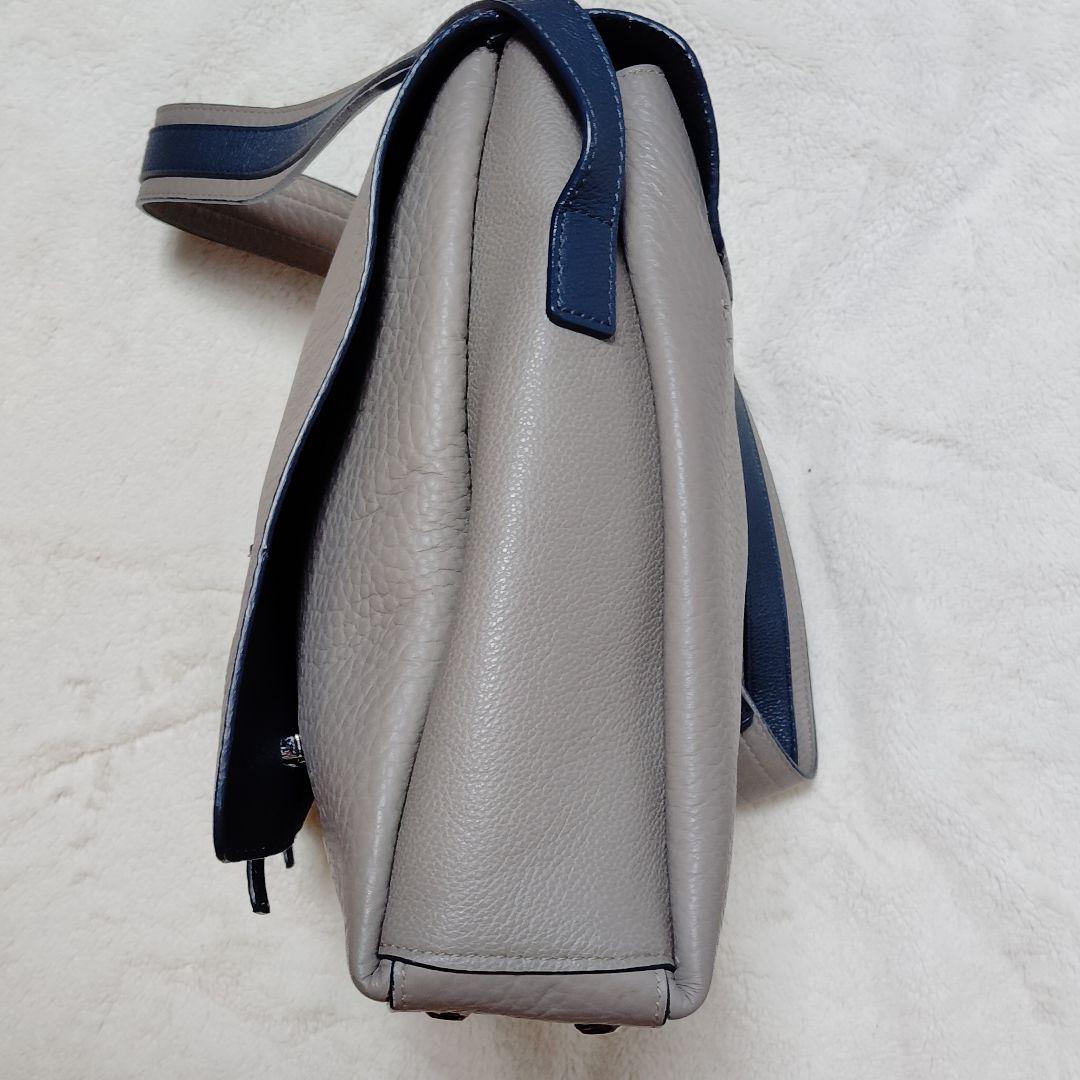 【売約済み】 フルラ ジョーヴェ メッセンジャーバッグ シボ革 A4可 大容量