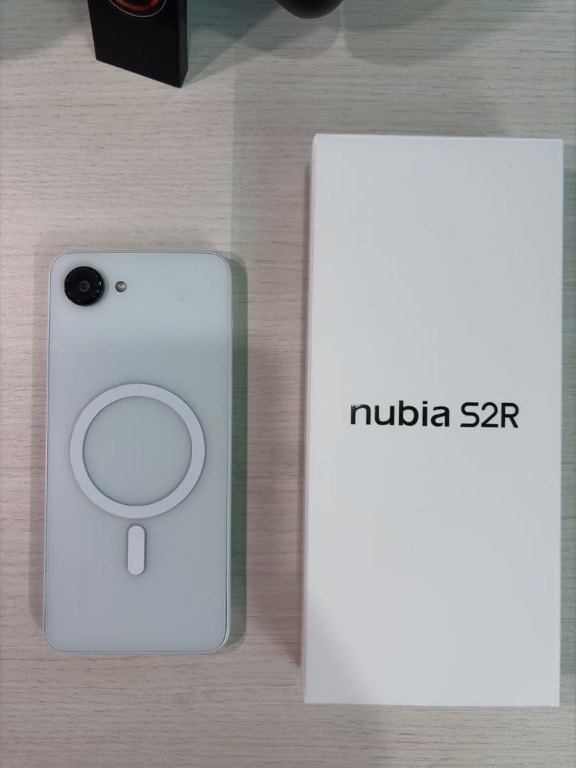 スマートフォン本体 nubia s2r