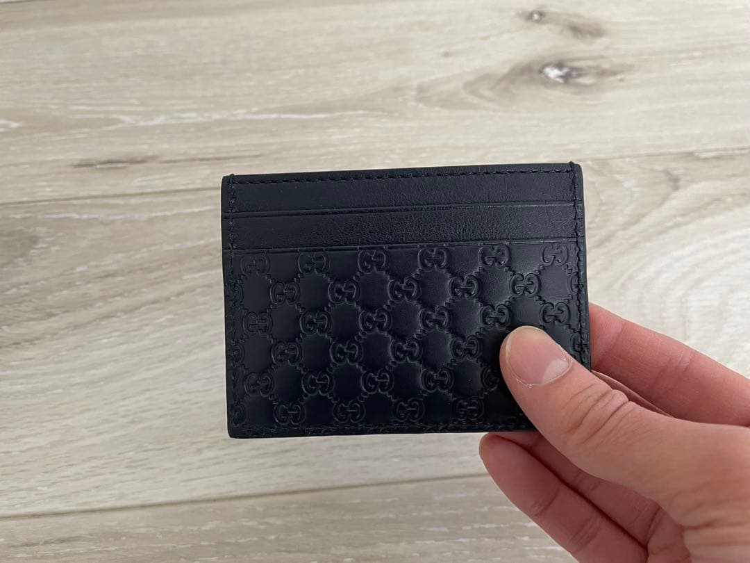 GUCCI ブラックレザー 名刺入れ GGパターン