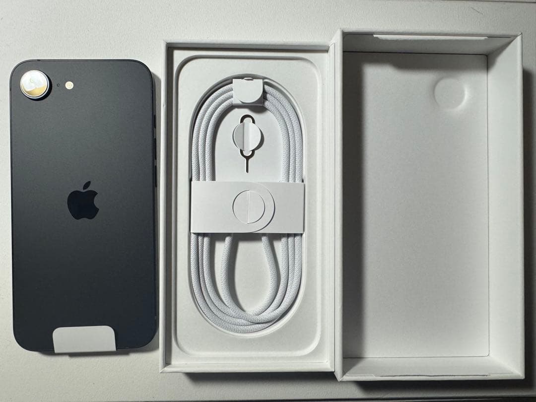 iPhone16e black 128GB 新品未使用