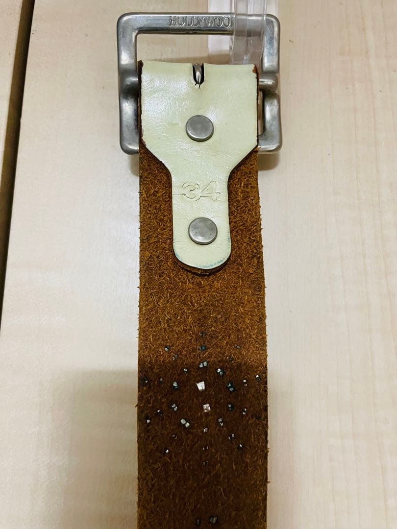 【最終価格】HTC レザー ベルト スタッズ ピーナッツ 白 黒