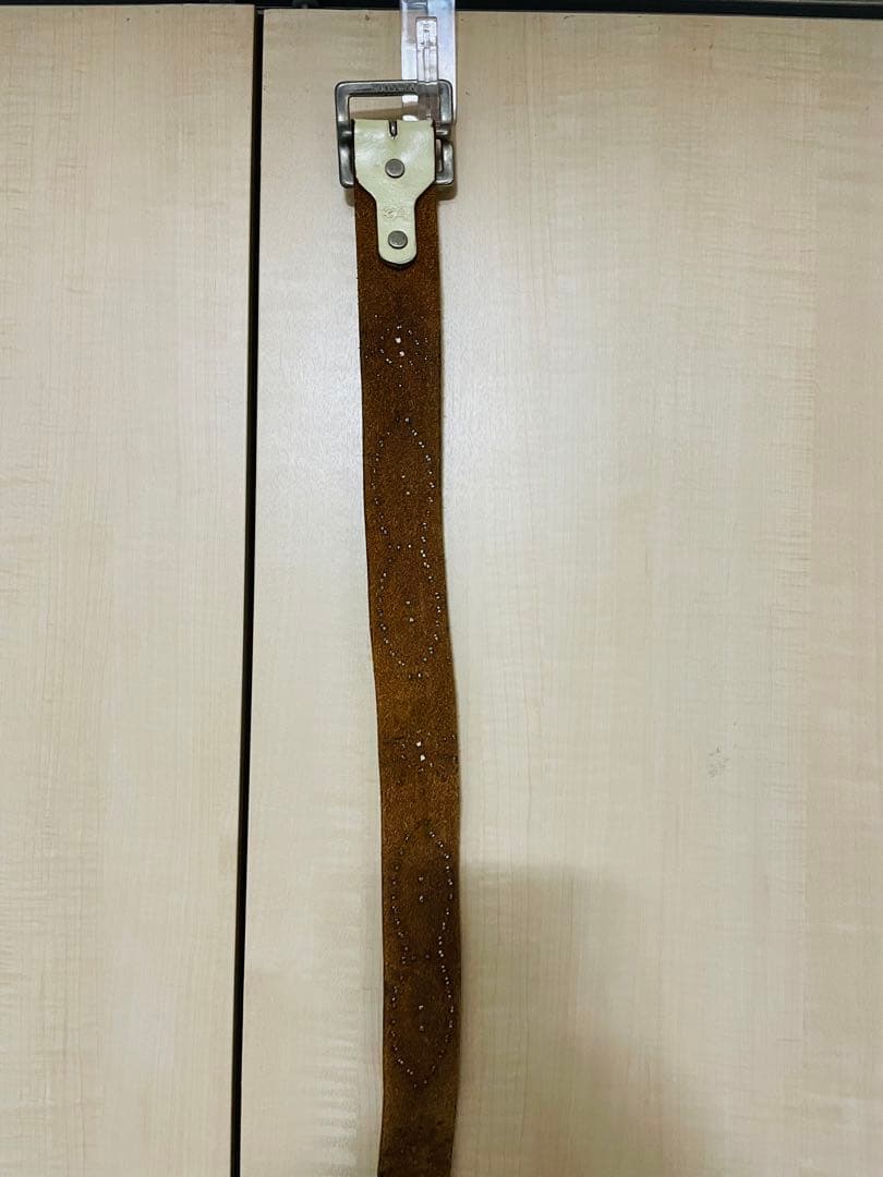 【最終価格】HTC レザー ベルト スタッズ ピーナッツ 白 黒