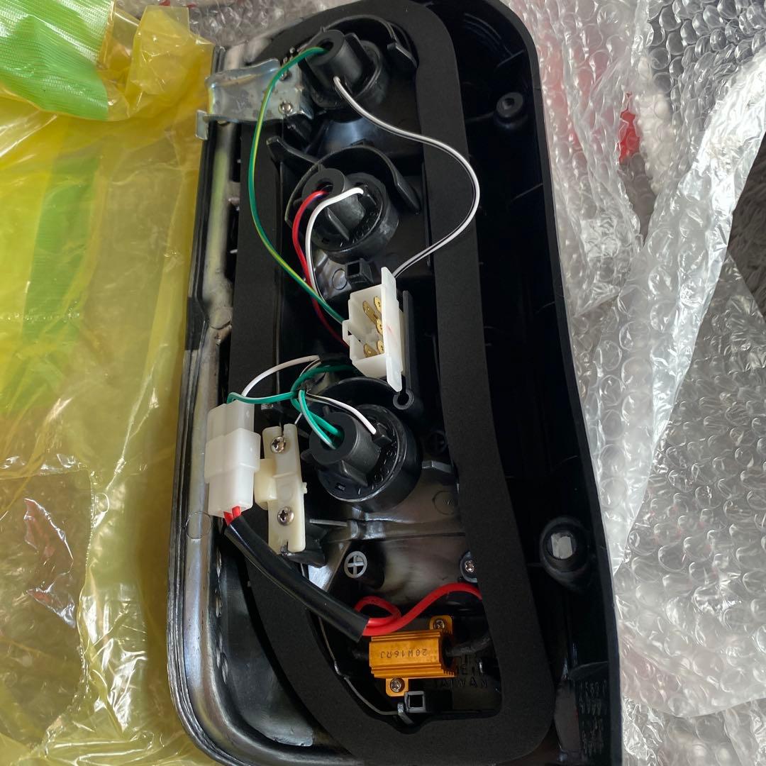 ハイエース100系　LEDテール