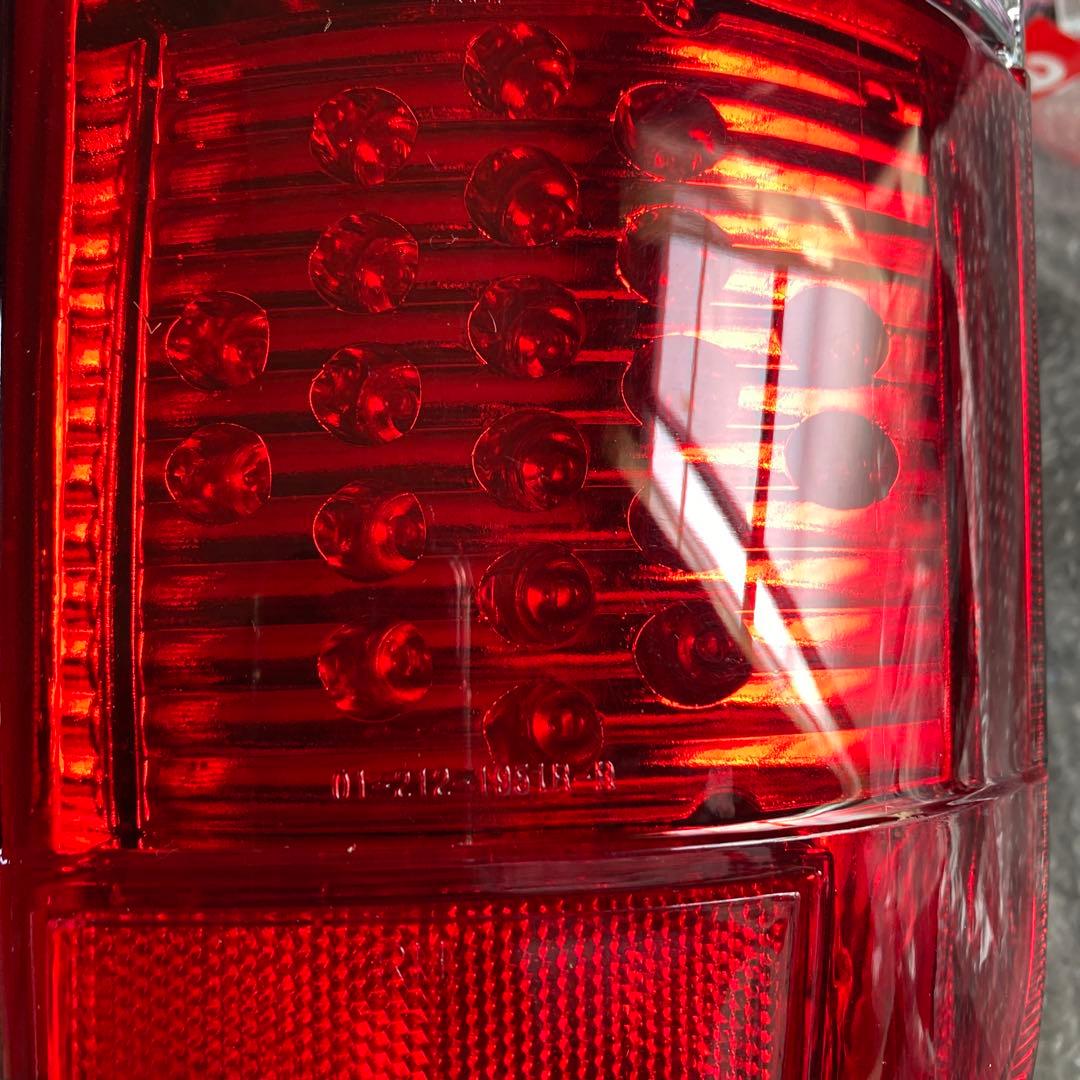 ハイエース100系　LEDテール