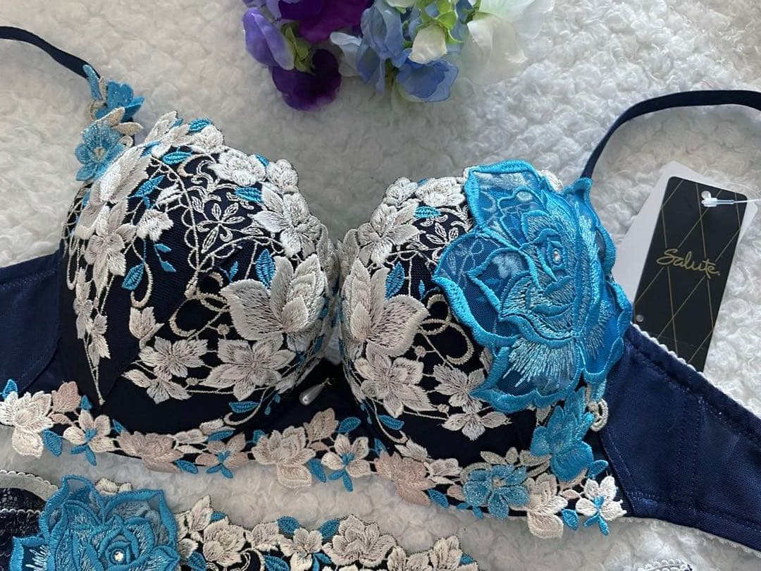 サルート E70/L 16G Ko 白雪姫