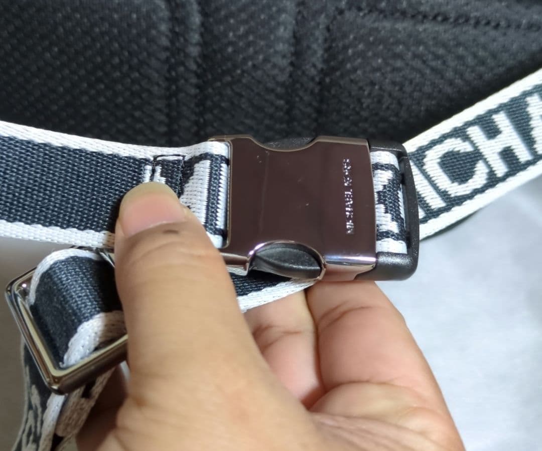 新品. Michael Kors. ボディバッグ