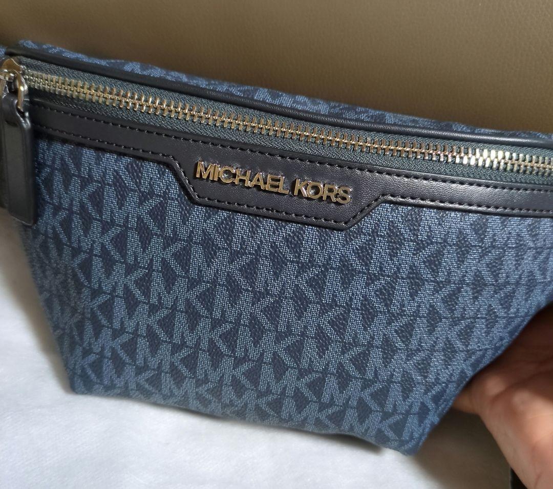 新品. Michael Kors. ボディバッグ
