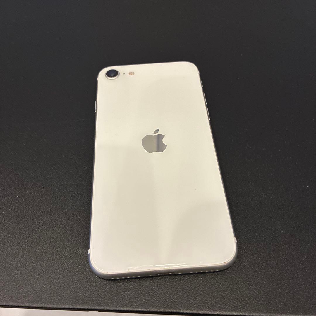 Apple iPhone SE ホワイト本体