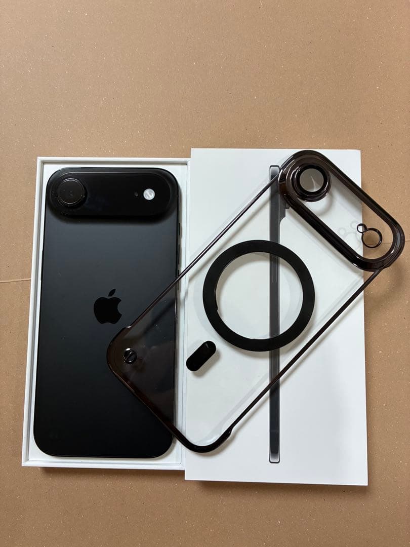 Apple iPhone 17AIR256ブラック 本体とケース付き