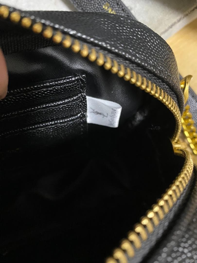 ★週末限定価格　YSL キルティングボディバッグ 黒