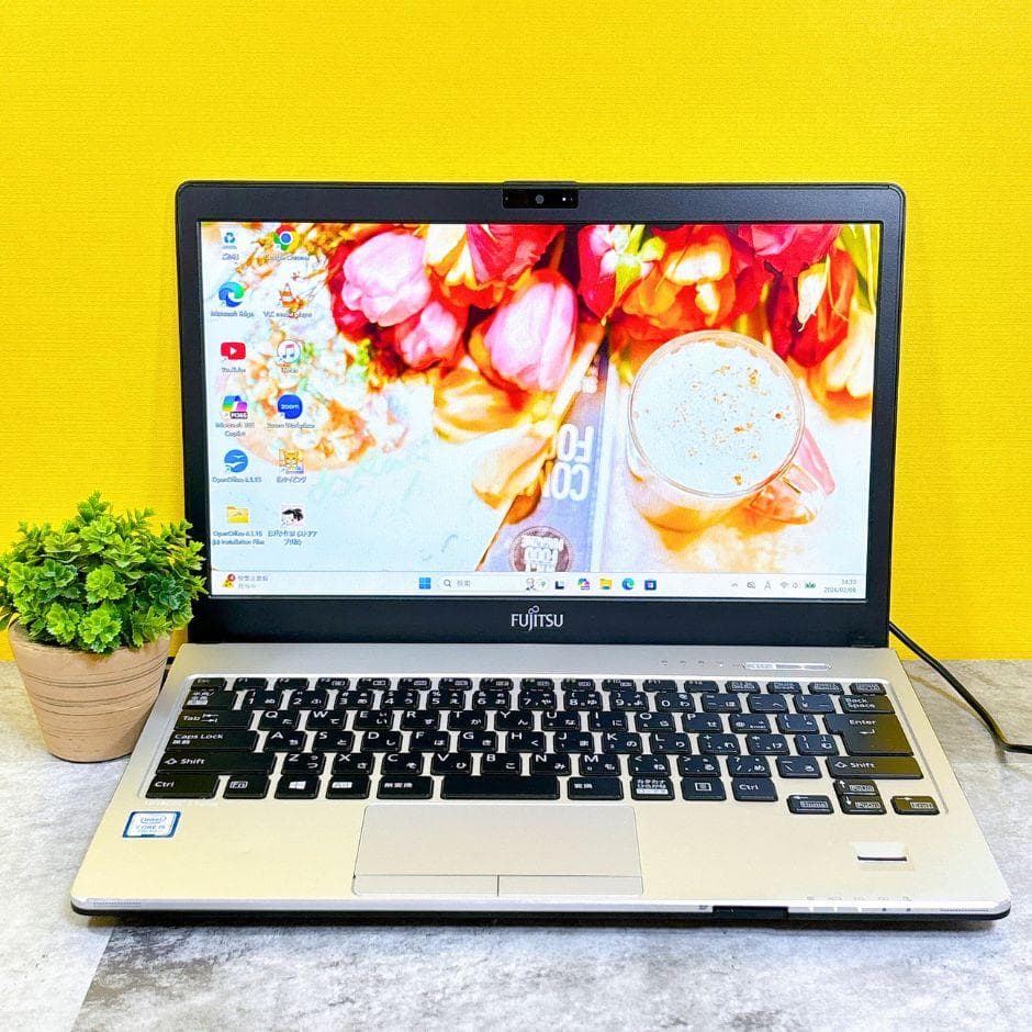 Coreｉ5✨小型軽量❣SSD搭載で快適✨フルHD カメラ付き 薄型 Win11