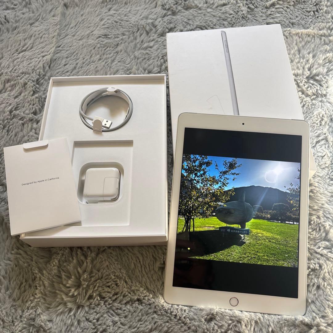 iPad 第6世代 Wi-Fi+Cellular 32GB シルバーSIMフリー