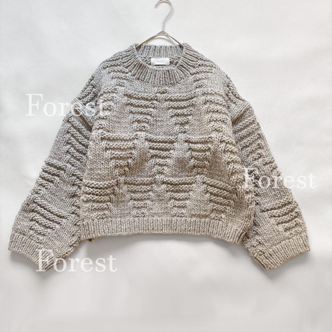 ペルートライアングルニット　sizeFREE　かぐれ