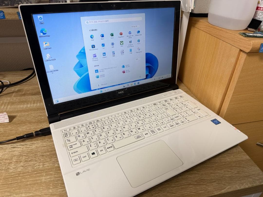 初心者向け NEC 新品SSD256GB 8G 年賀状ソフト、Office付きw