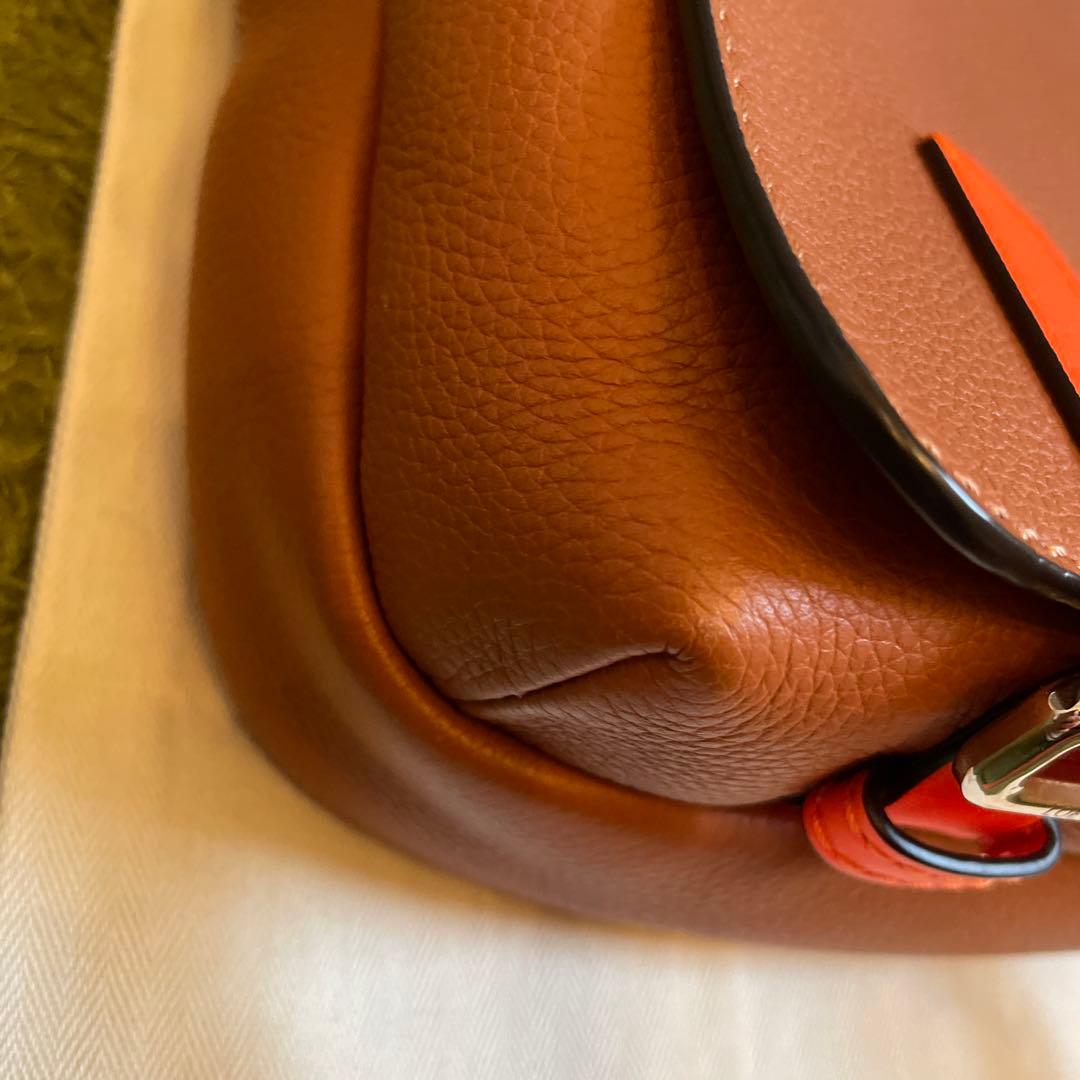 ロエベ　LOEWE メッセンジャーバッグ　ショルダー　レザー　オレンジ　キャメル
