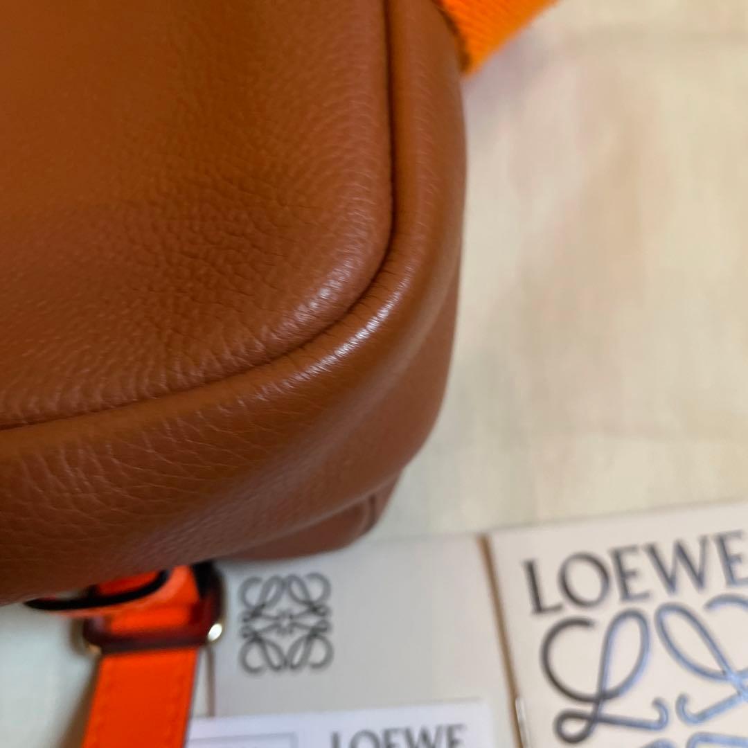 ロエベ　LOEWE メッセンジャーバッグ　ショルダー　レザー　オレンジ　キャメル