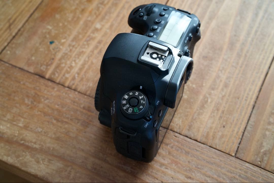 野*中様 中古　Canon EOS 6D mark II本体 バッテリー2個　チ